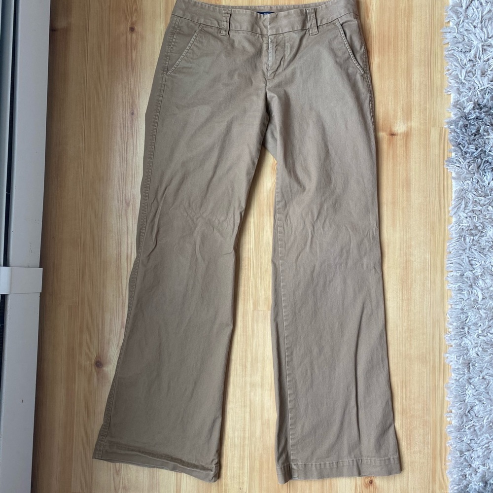 Gap khakis
